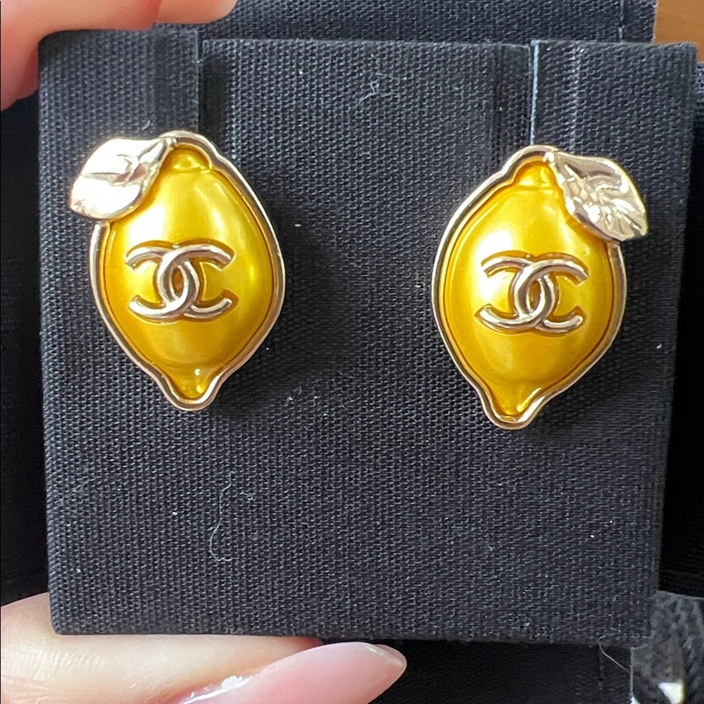CHANEL Lemon Earrings New 2026 Cruise Collection NIB
